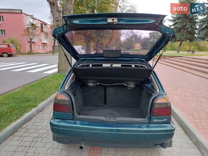 Хетчбек Volkswagen Golf 1998 в Могилів-Подільському