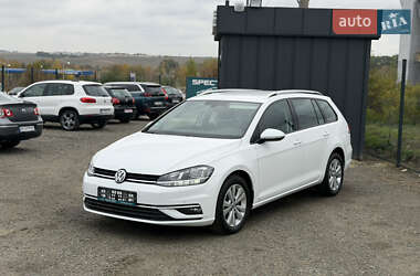 Універсал Volkswagen Golf 2018 в Рівному