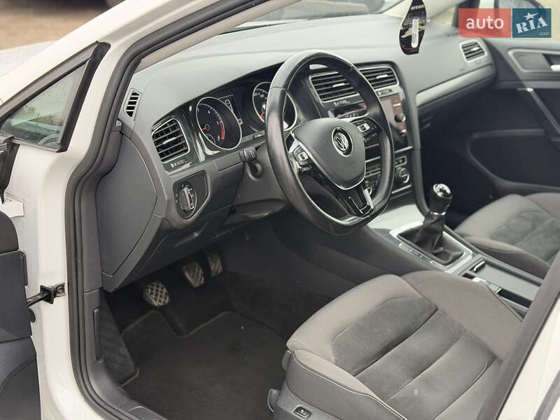 Универсал Volkswagen Golf 2018 в Ровно фото 15 Универсал Volkswagen Golf 2018 в Ровно