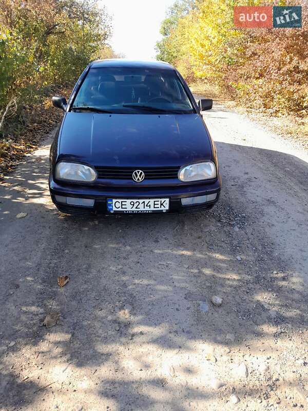 Хэтчбек Volkswagen Golf 1997 в Черновцах