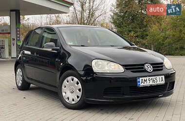 Хэтчбек Volkswagen Golf 2006 в Житомире