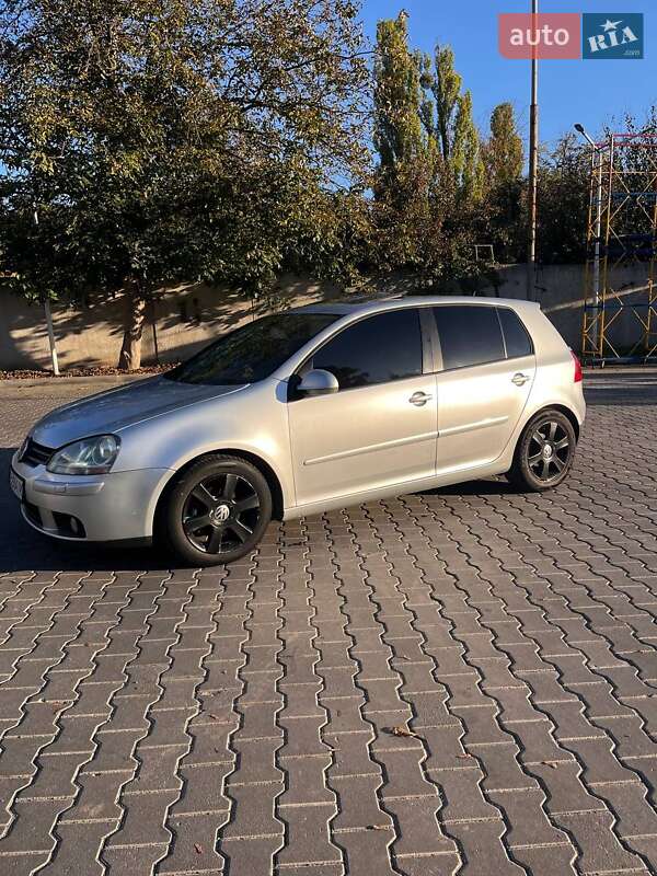 Volkswagen Golf 2004