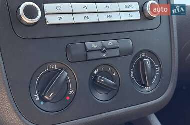 Хэтчбек Volkswagen Golf 2008 в 