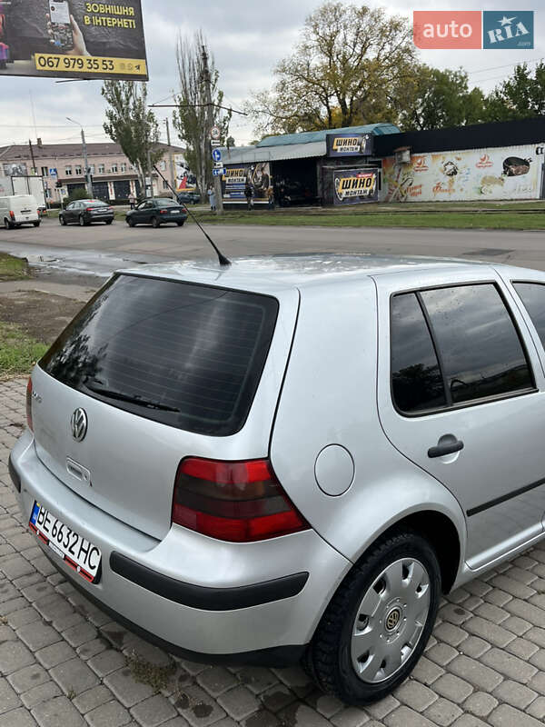 Хэтчбек Volkswagen Golf 2000 в Николаеве