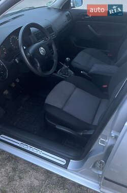 Хетчбек Volkswagen Golf 2000 в Миколаєві