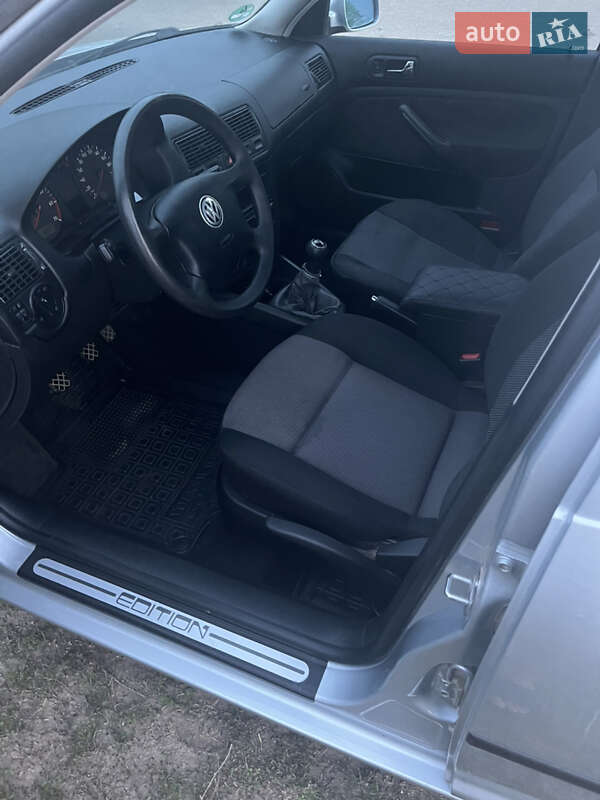 Хэтчбек Volkswagen Golf 2000 в Николаеве