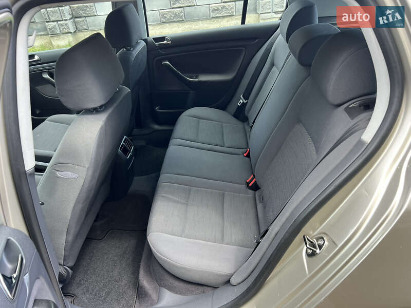 Хэтчбек Volkswagen Golf 2005 в Киеве фото 10 Хэтчбек Volkswagen Golf 2005 в Киеве