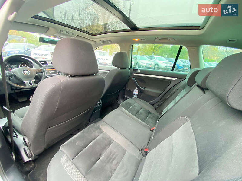 Універсал Volkswagen Golf 2011 в Вінниці