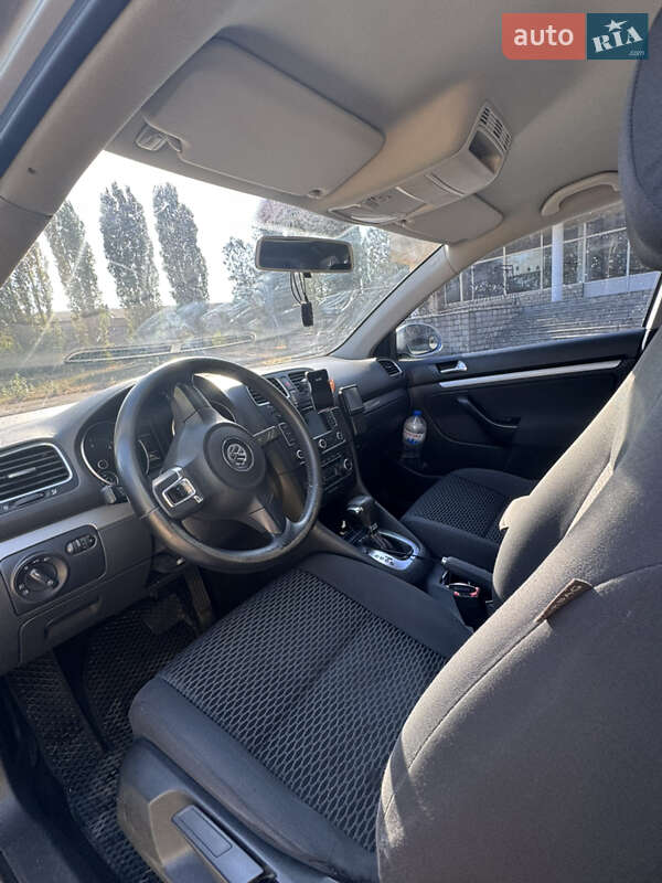Универсал Volkswagen Golf 2009 в Вознесенске