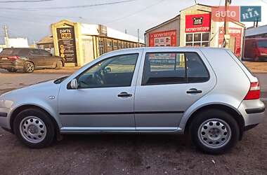 Хэтчбек Volkswagen Golf 2003 в  фото 4 Хэтчбек Volkswagen Golf 2003 в