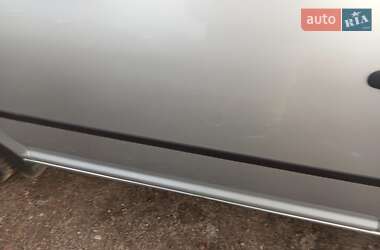 Хэтчбек Volkswagen Golf 2003 в  фото 7 Хэтчбек Volkswagen Golf 2003 в