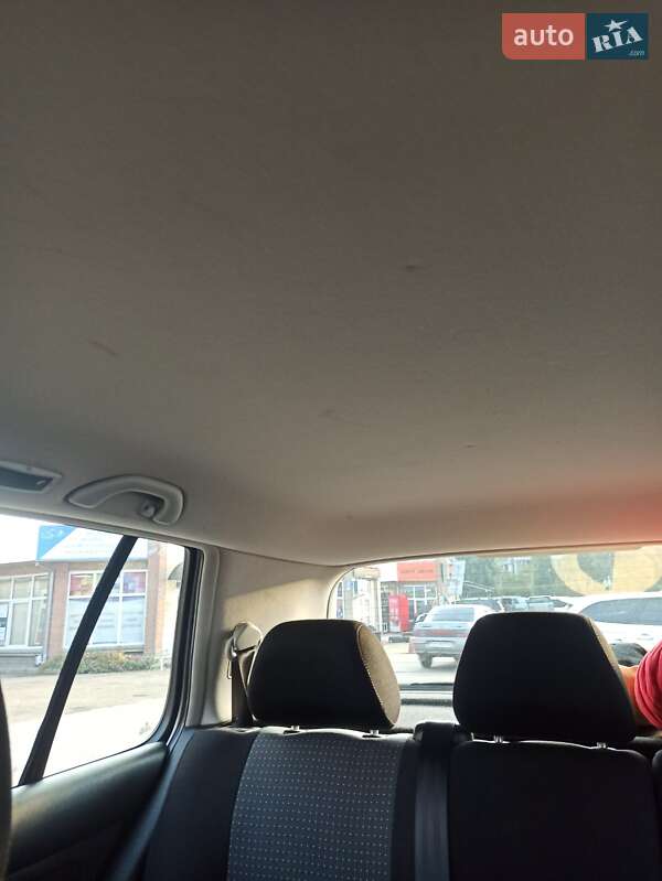 Хетчбек Volkswagen Golf 2003 в Черкасах фото 19 Хетчбек Volkswagen Golf 2003 в Черкасах