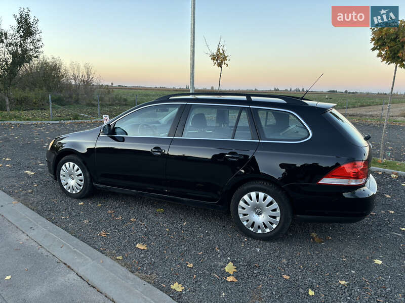 Универсал Volkswagen Golf 2009 в Ворзеле