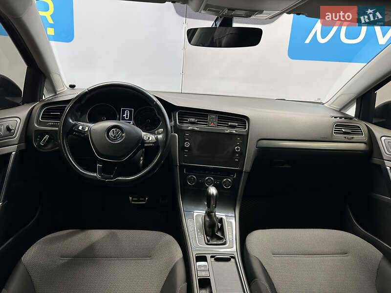 Універсал Volkswagen Golf 2017 в Києві