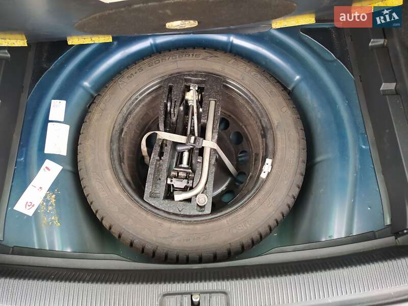 Универсал Volkswagen Golf 2012 в Казатине