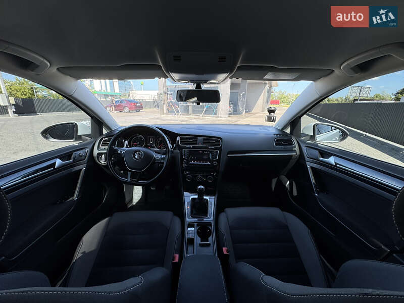 Універсал Volkswagen Golf 2015 в Львові