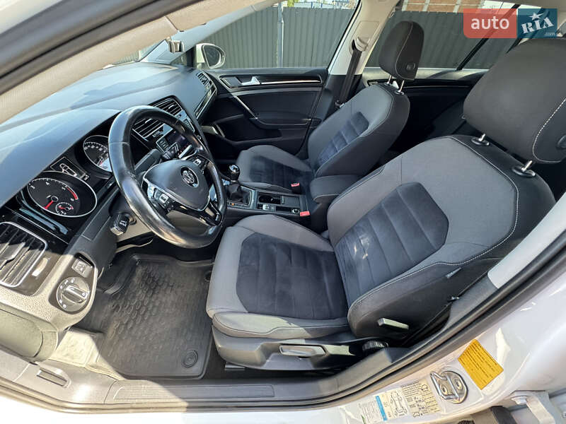 Універсал Volkswagen Golf 2015 в Львові