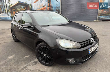 Хэтчбек Volkswagen Golf 2010 в Киеве