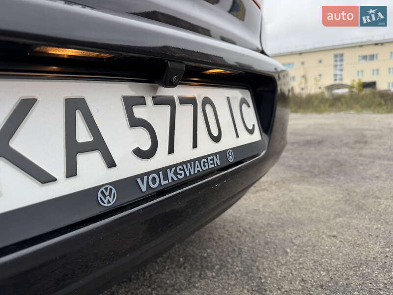 Хэтчбек Volkswagen Golf 2010 в Киеве