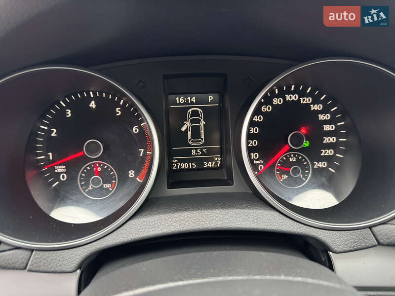 Хэтчбек Volkswagen Golf 2010 в Киеве