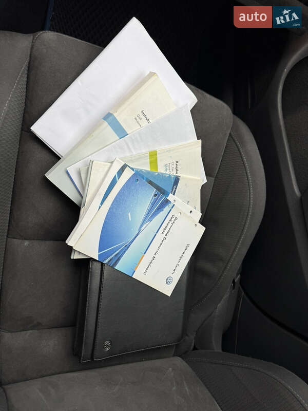 Хэтчбек Volkswagen Golf 2010 в Киеве