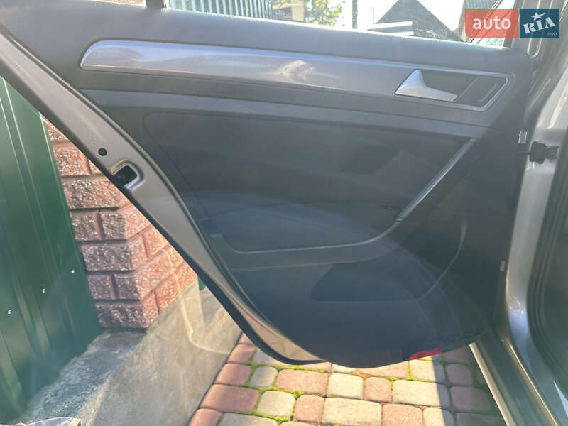 Универсал Volkswagen Golf 2015 в Лопатине фото 54 Универсал Volkswagen Golf 2015 в Лопатине