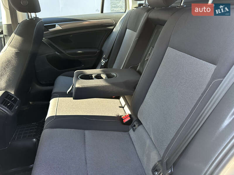 Универсал Volkswagen Golf 2015 в Лопатине фото 58 Универсал Volkswagen Golf 2015 в Лопатине