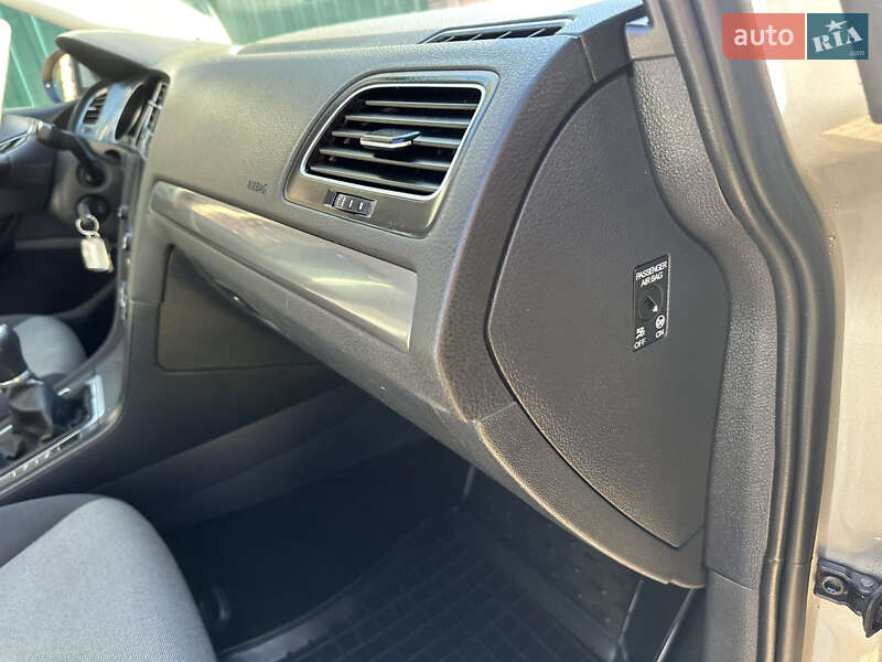 Универсал Volkswagen Golf 2015 в Лопатине фото 78 Универсал Volkswagen Golf 2015 в Лопатине