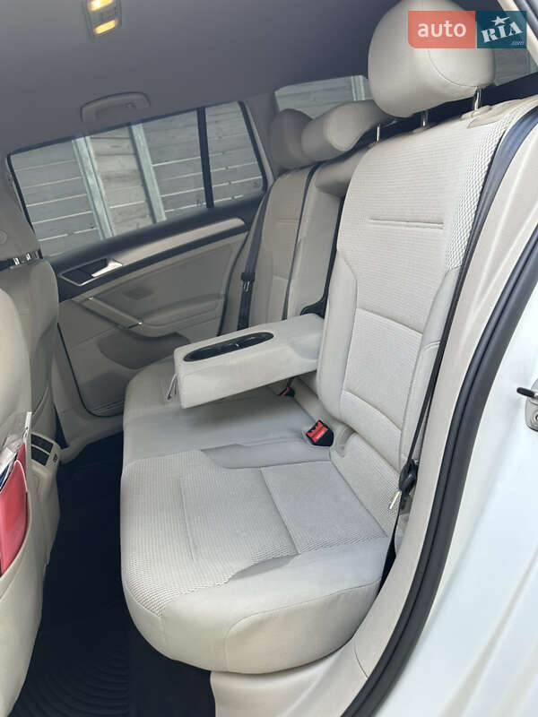 Универсал Volkswagen Golf 2016 в Киеве фото 15 Универсал Volkswagen Golf 2016 в Киеве