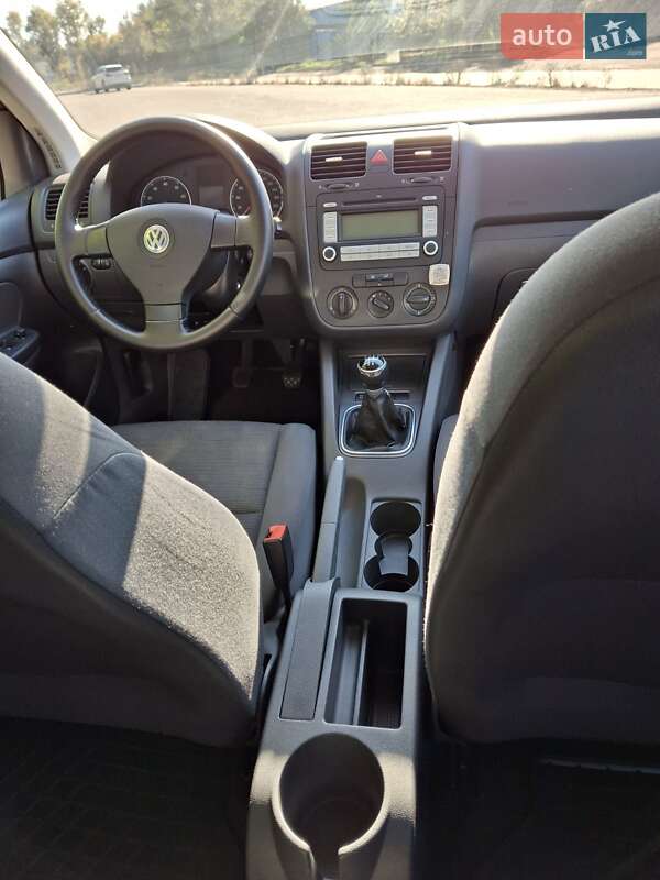 Хэтчбек Volkswagen Golf 2008 в Днепре