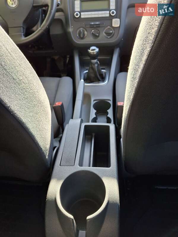 Хэтчбек Volkswagen Golf 2008 в Днепре