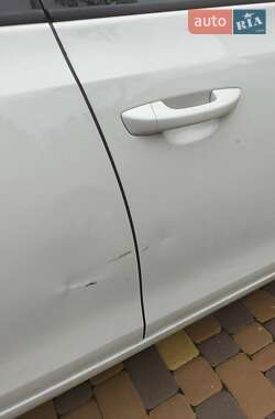 Хэтчбек Volkswagen Golf 2011 в 