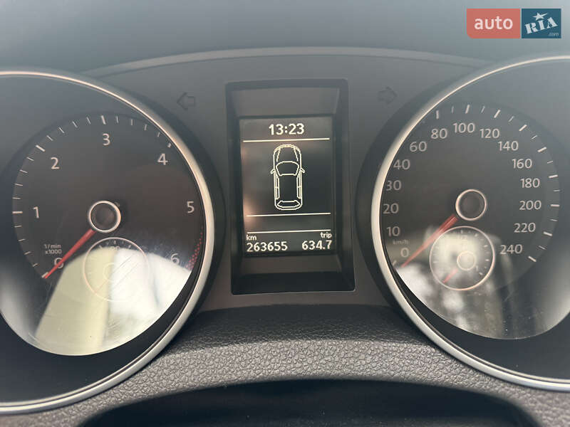 Универсал Volkswagen Golf 2011 в Киеве