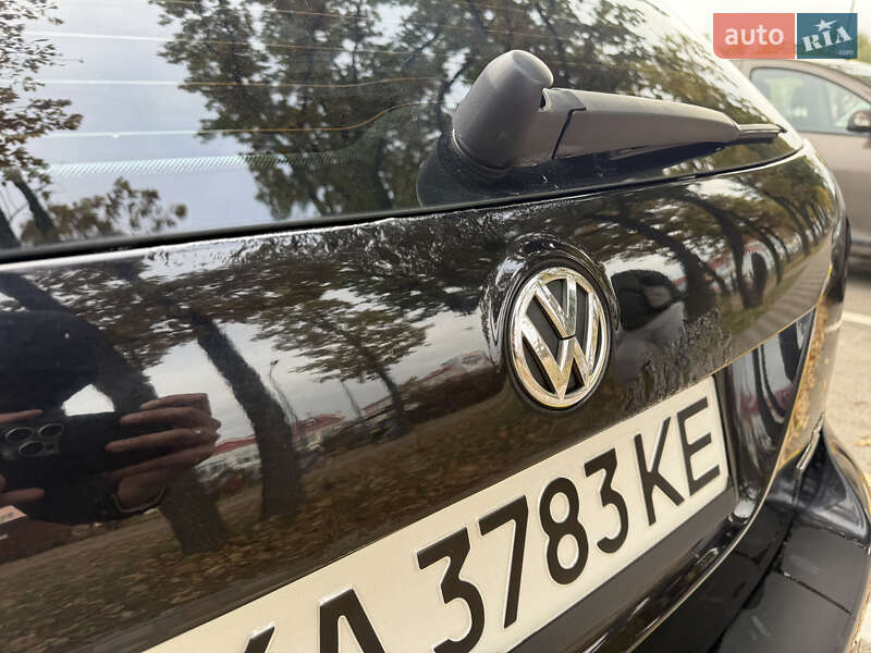 Универсал Volkswagen Golf 2011 в Киеве