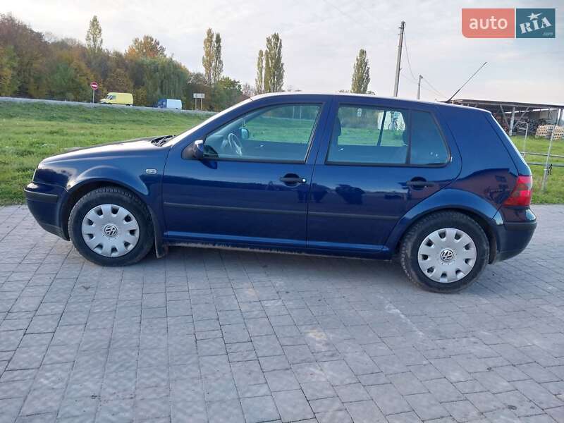 Хэтчбек Volkswagen Golf 2002 в Тернополе