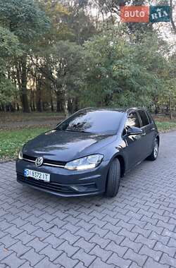 Хэтчбек Volkswagen Golf 2017 в Хмельницком