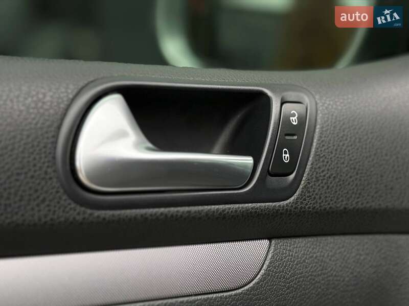 Хэтчбек Volkswagen Golf 2006 в Киеве фото 12 Хэтчбек Volkswagen Golf 2006 в Киеве