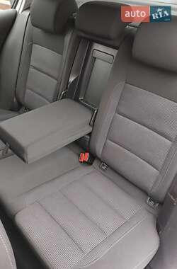 Хэтчбек Volkswagen Golf 2011 в 