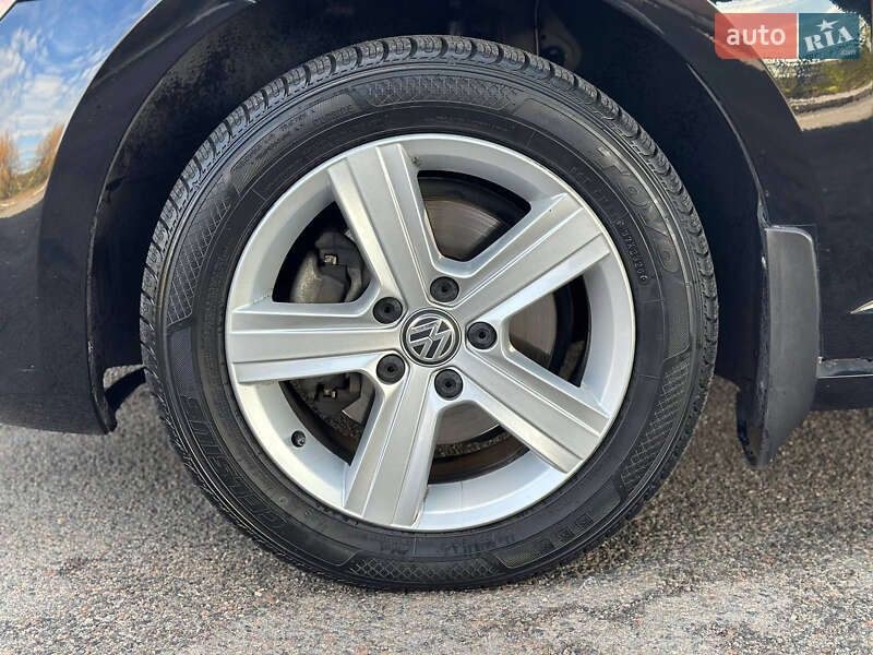 Універсал Volkswagen Golf 2015 в Дніпрі