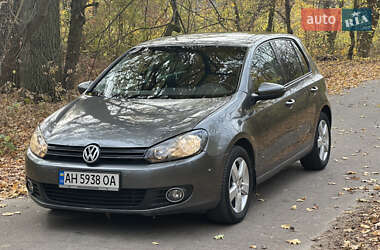 Хэтчбек Volkswagen Golf 2011 в Киеве