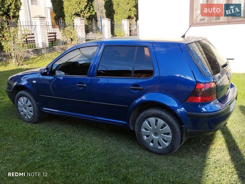 Хэтчбек Volkswagen Golf 2001 в Кутах