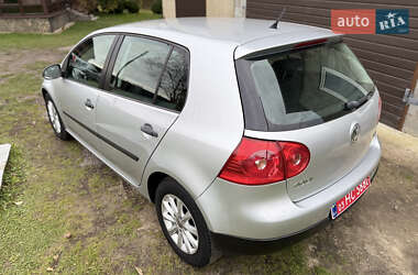 Хэтчбек Volkswagen Golf 2008 в 