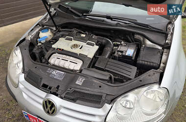 Хэтчбек Volkswagen Golf 2008 в 