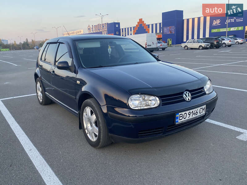Хэтчбек Volkswagen Golf 2003 в Каменец-Подольском