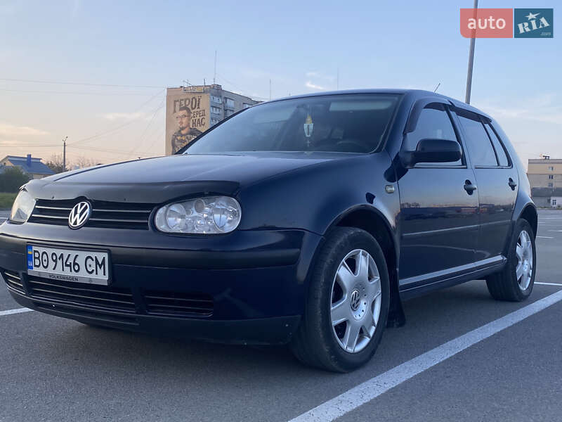 Хэтчбек Volkswagen Golf 2003 в Каменец-Подольском