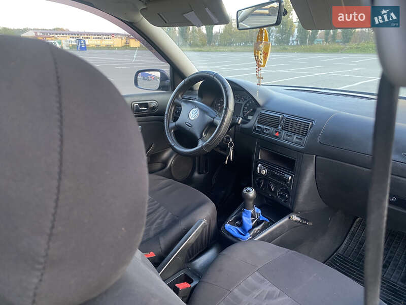 Хэтчбек Volkswagen Golf 2003 в Каменец-Подольском