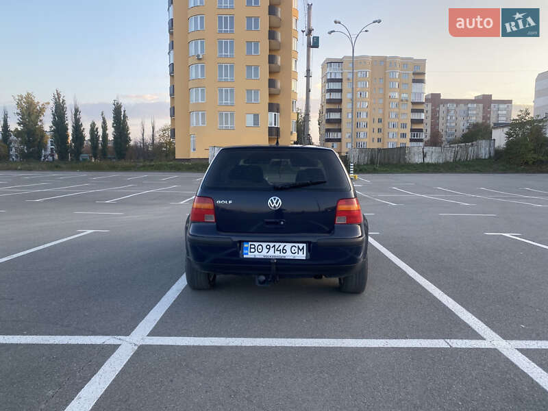Хэтчбек Volkswagen Golf 2003 в Каменец-Подольском