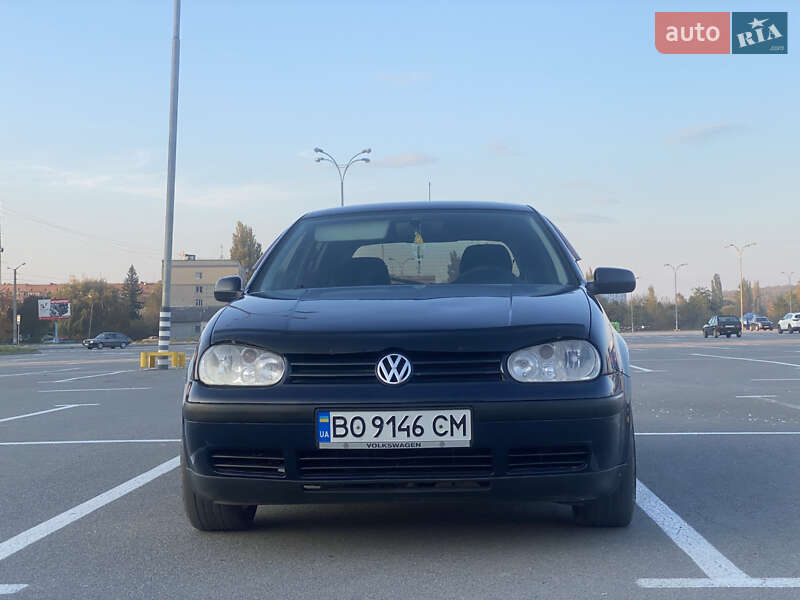 Хэтчбек Volkswagen Golf 2003 в Каменец-Подольском