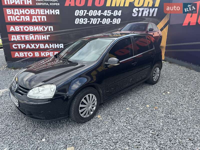 Хетчбек Volkswagen Golf 2005 в Стрию