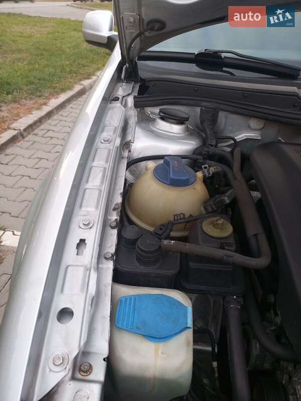 Хетчбек Volkswagen Golf 2002 в Запоріжжі фото 29 Хетчбек Volkswagen Golf 2002 в Запоріжжі